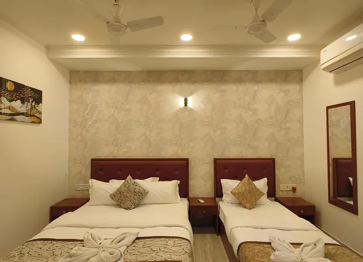 Kings Triple Room at Grand Residency